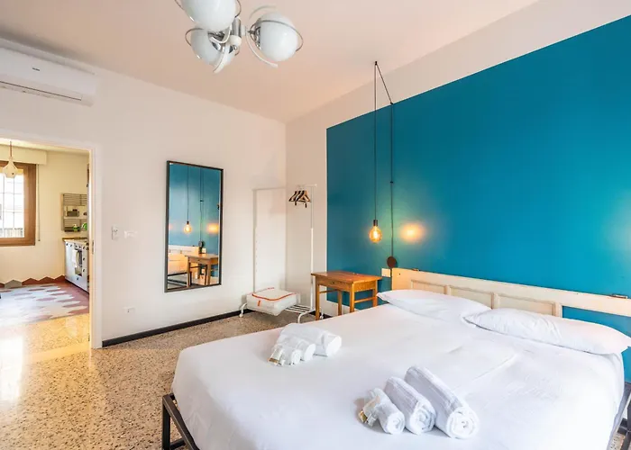 Bartoli Holidays, By Short Holidays Affittacamere Bologna